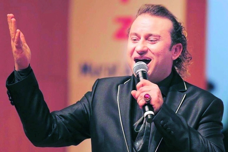 Onur Akay yazdı! “Afra Saraçoğlu ve Mert Ramazan Demir dedikoduları ...